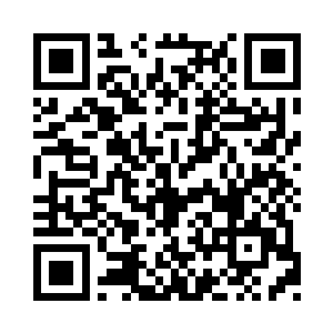 不一会儿一个看似领导的模样的人走了过来二维码生成