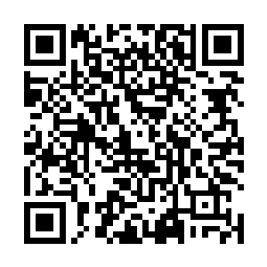 他们终于可以对藏在凹槽内的液压管和输油管形成直接二维码生成