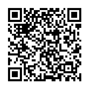 他怎么也不会相信竟然有人和自己长得几乎一模一样二维码生成