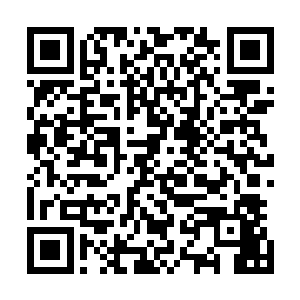 但是他们一瞬间的表情却很容易让人看出他们的不屑和嘲笑二维码生成