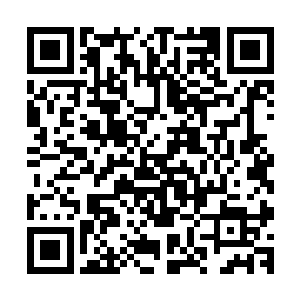 但是我却感觉到他在暗地里运用了无形的力量推开了这道暗门二维码生成