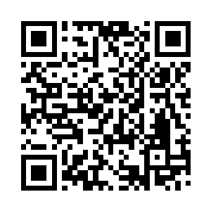 僵硬的手指猛的握住他撕扯着衣服的大手二维码生成