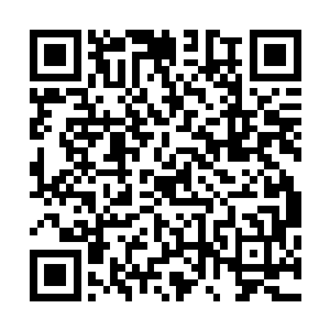 天道侧身弯腰伸手一揽将墨的小细腰便是稳稳的抱在了怀里二维码生成