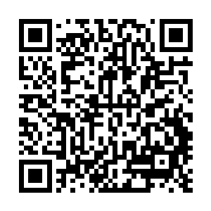 张铁微微觉得在海勒面前自称英俊伟岸实在有点不好意思了二维码生成