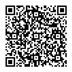 换了男主角和看了看演出剧本――据说因为秦洛一句话就换掉了冯大刚导演选中的男主角二维码生成