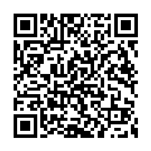 整张桌子在两道巨力的作用下成满天飙飞地碎片二维码生成