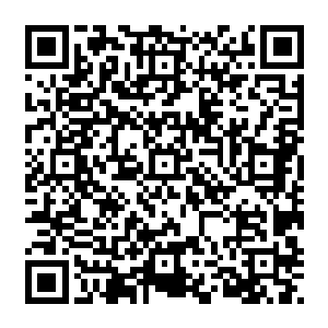 然后便立刻拿出了笔记本电脑开始在专门的splay店上寻找一些专门给男生穿的ser服装来二维码生成