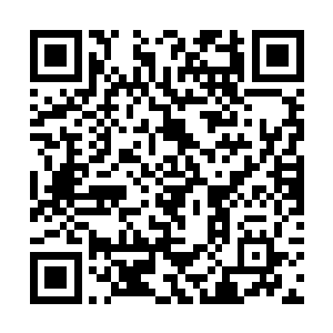 然后满脸不甘心的又盯着流墨墨看了一会才幽怨的说二维码生成