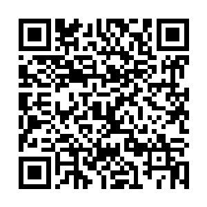 的二人都是比较松懈的一种状态……仅仅是在保持移动二维码生成
