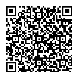 要完整的切开内部　那么就要断了这连接在石心上的纹路　否则的话　就会毁了这里面的二维码生成