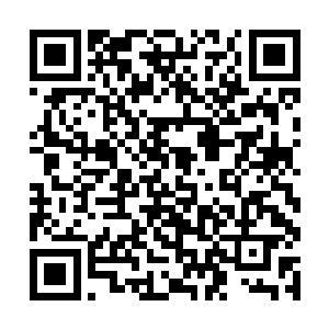 观察到秦宇举动的行人在心里再一次鄙夷了一下秦宇二维码生成