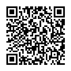 还看到一道模模糊糊完全由愤怒和不屈的光芒组成的人影二维码生成