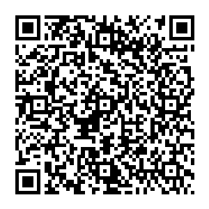 那看似没有动过位置的扑克牌其实在一瞬之间就已经变化过好几个位置了……这观音手就是如此的可怕二维码生成